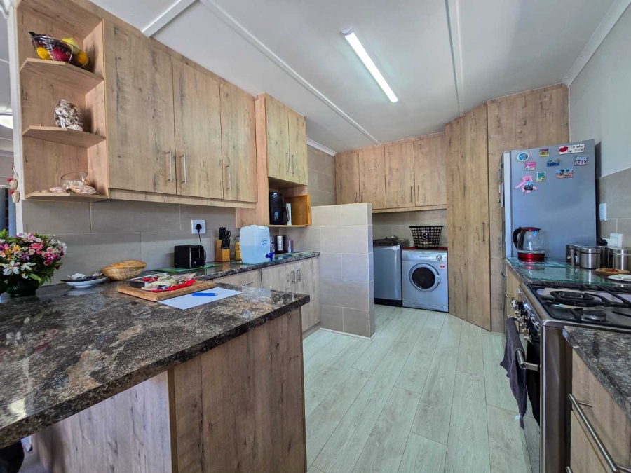 4 Bedroom Property for Sale in Stilbaai Wes Western Cape